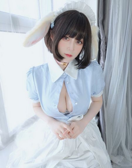 欧美啄木鸟胸大的演员_剧情片动漫在线观看
