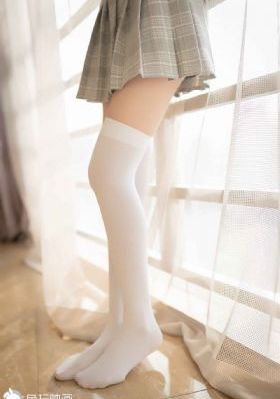欧美金发蓝眼美女图片_超清高清免费观看
