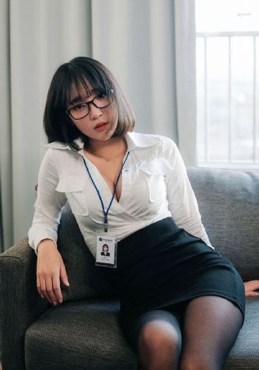 qq名片背景欧美小女孩_剧情片影视在线观看